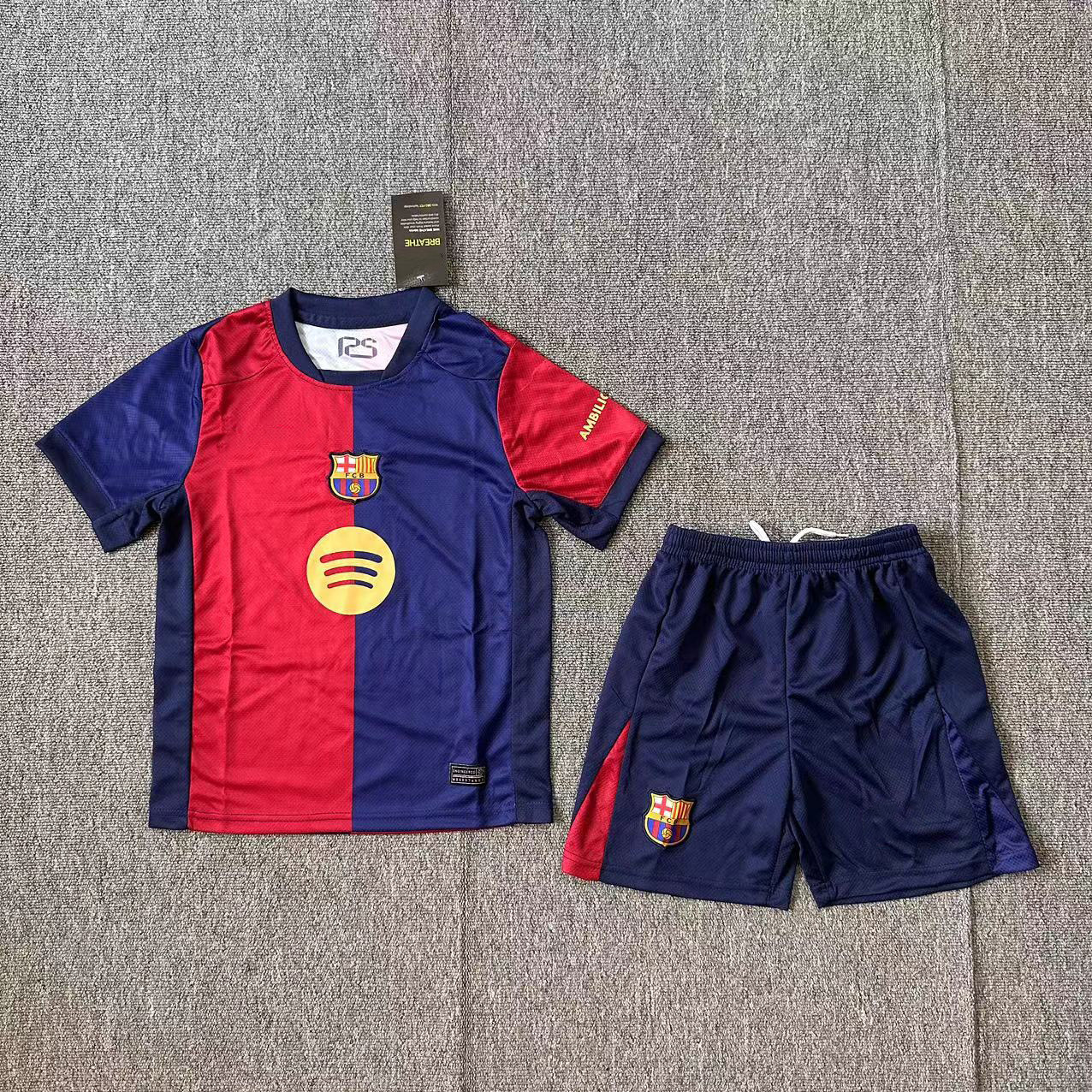 24-25 바르셀로나 홈 코트에 대한 새로운 광고