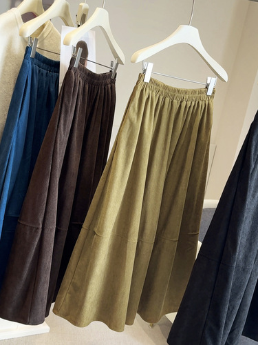 Korean Retro Corduroy Semi-Body Skirt for Women - Autumn/Winter High-Waist Slimming Medium-Length Skirt for Petite Figures - Knife-A-line Skirt