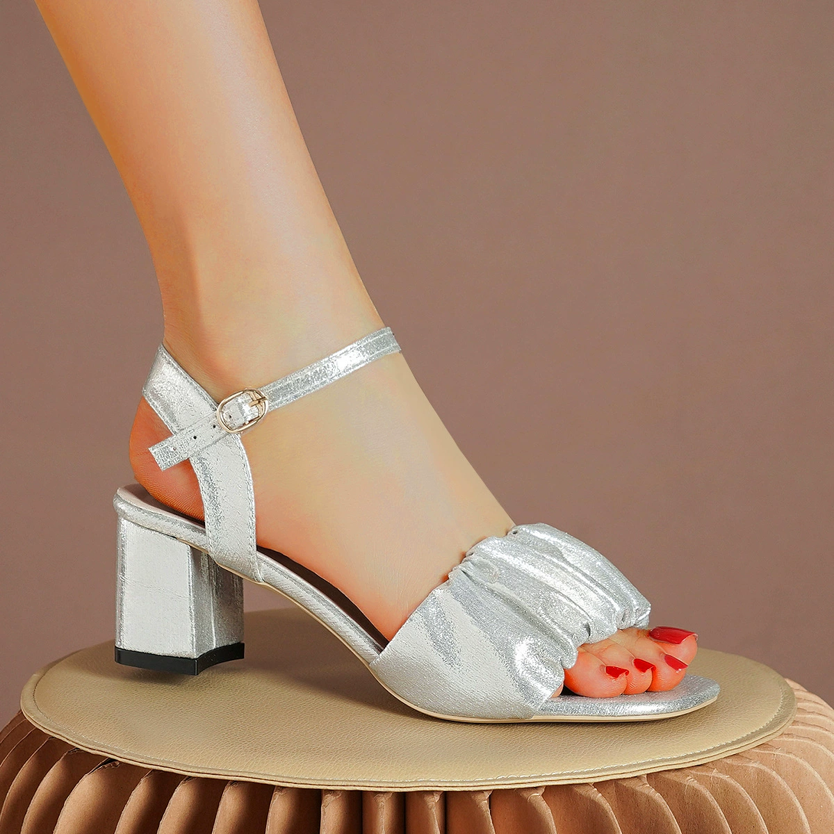 Большой размер сандалии женский 2025 новый летний корейский выпуск обуви на каблуках с толстыми каблуками