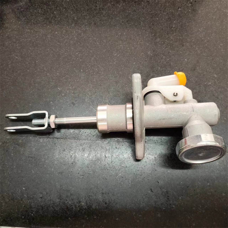 30610-4M407 clutch master cylinder for Nissan X-Trail T30 ALMERA N16