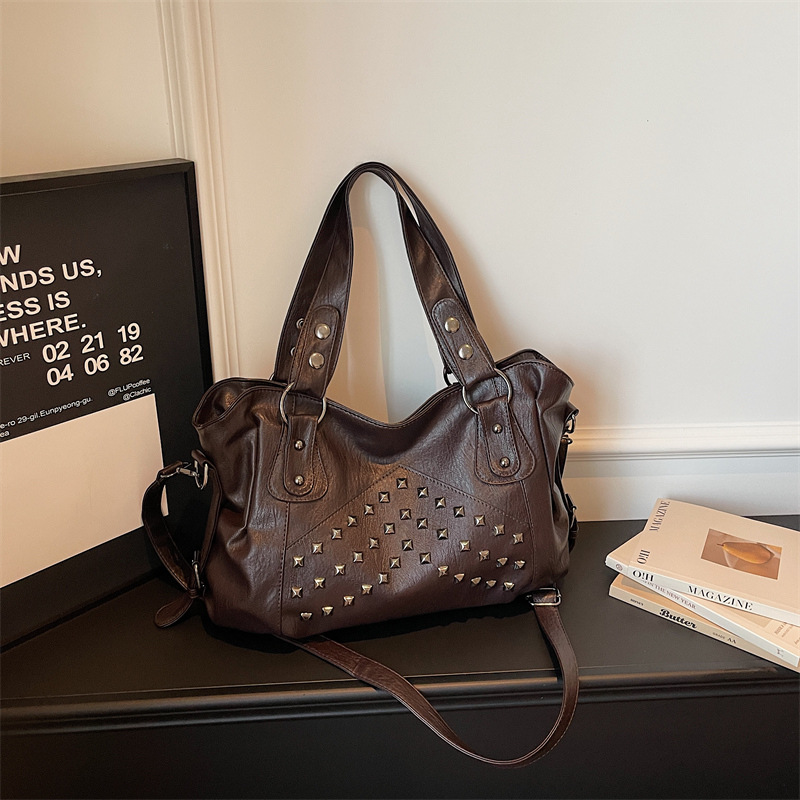 Retro Punk Studded Shoulder Bag For Women Large Capacity Handbag_voghion.com