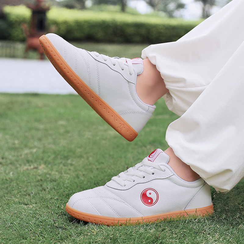 Zapatos de hombre antideslizantes de cuero blanco, zapatos de Tai Chi, piel de vaca suave, suela de tendón, zapatos de entrenamiento de Tai Chi de artes marciales de primavera y otoño para mujer
