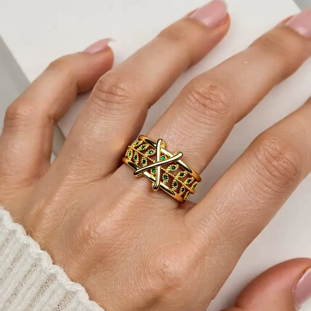 欧美时尚个性树叶造型镶嵌彩色锆石戒指女简约镂空交叉款镀金指环