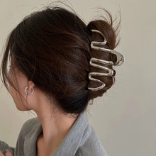 ���˽�������βץ�д�ż���ͷ�η��к������̷�����з�ץ����Ů