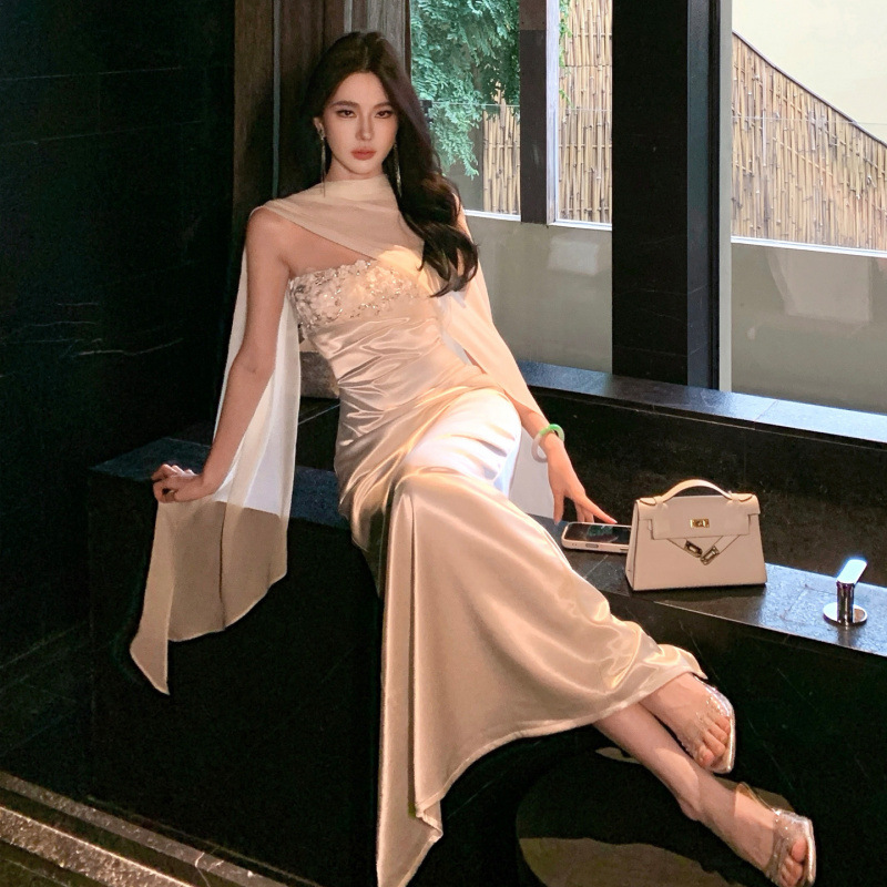Flowing Light Feast White Strapless Dress for Women, Slim Fit, with Shawl and Sequins, Elegant Long Gown Flowing Light Feast White Strapless Dress for Women, Slim Fit, with Shawl and Sequins, Elegant Long Gown