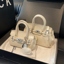 �¿�Ů���W����������Џ͹ŕr�и߼�����������s�μ�б���