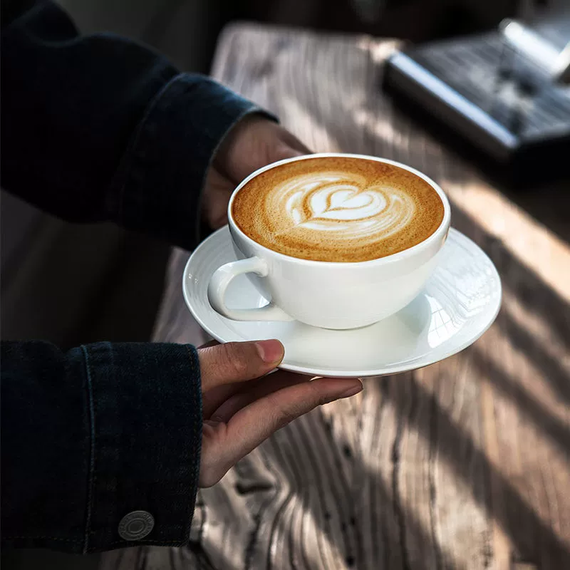 European style bone porcelain coffee cup saucer set high-end exquisite English Italian latte flower cup pure white mark water cup