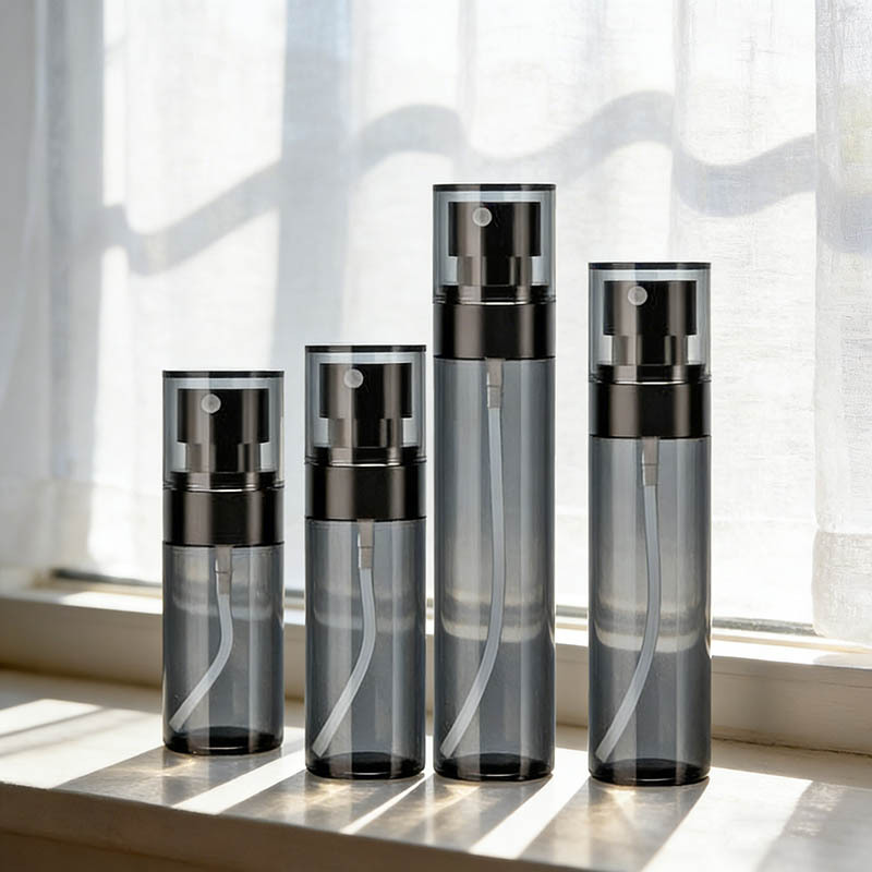 Travel-Sized Spray Bottle, Transparent Black, High Aesthetic Value, Portable, for Toner, Alcohol, Ultra-Fine Mist, Facial Hydration, Small Spray Bottle