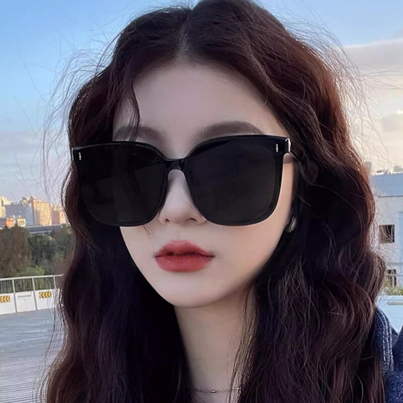 Fashion New Sunglasses Women's Advanced Sense Glasses Trendy Men's Driving Sun Protection UV Protection Big Face Internet Red Sunglasses Fashion New Sunglasses Women's Advanced Sense Glasses Trendy Men's Driving Sun Protection UV Protection Big Face Internet Red Sunglasses