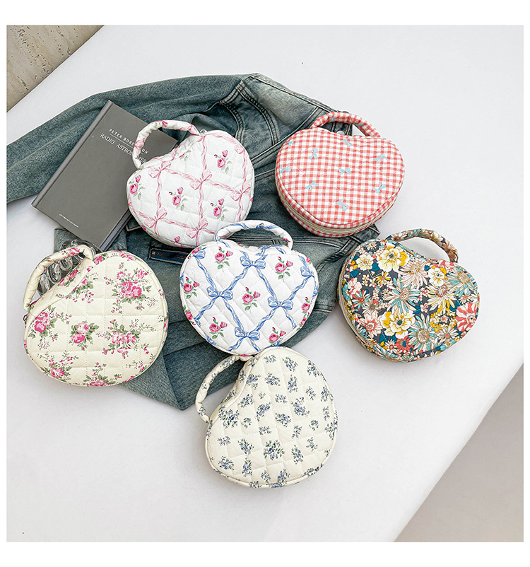 132g Weight Polyester Cotton Lining Material Sewing Thread Fashion Element Zipper Closure Type Top Handle Strap Type Cosmetic Bag Bags Type Holiday, Daily Occasion Quilted Cotton Material Plaid, Flower Pattern All Seasons Season Women's Gender Classic Style Style Heart-shaped Shape Medium Size Classic Style Plaid Flower Quilted Cotton Sewing Thread Heart-shaped Makeup Bags 8