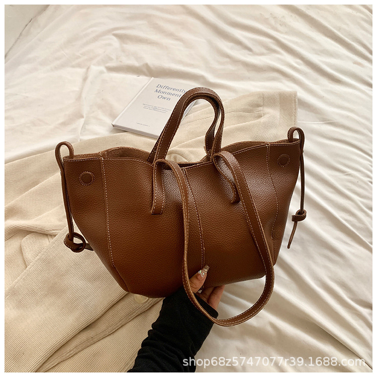 Bolsa de moda retro para mujeres coreanas para viajar bolsas de brazo de gran capacidad 2024 nuevas bolsas de hombro con alas