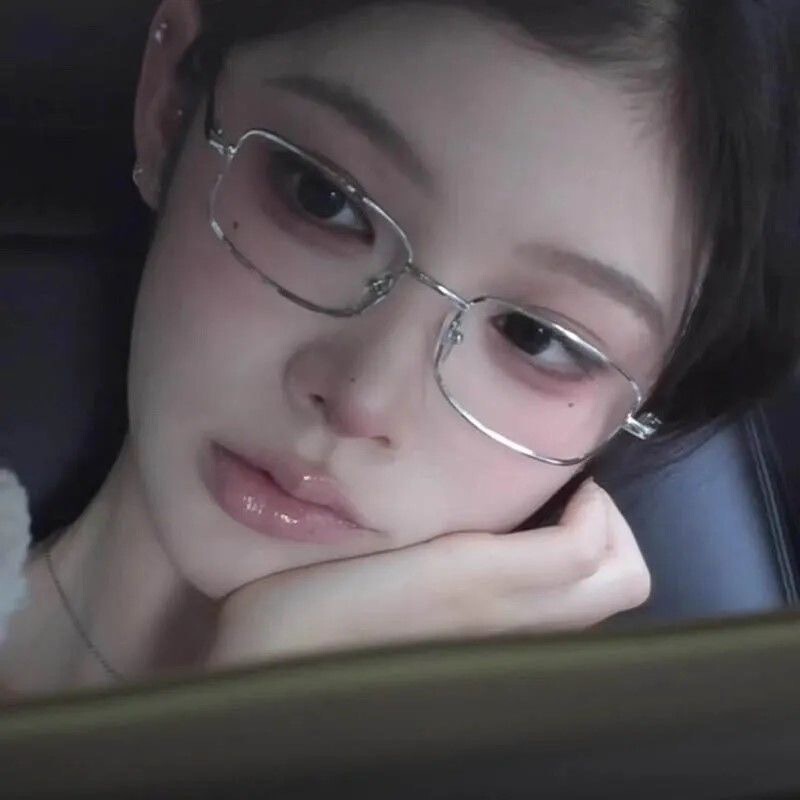 Japanese silver Square Flat Glasses Female Gao Zhijie Fashionable Decorative Metal Glasses Frame Small Face Anti-blue Light Myopia
