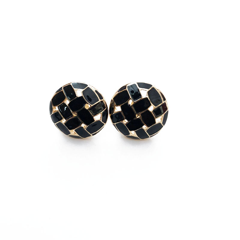 Petites Boucles D&#39;oreilles Rondes Tissées Noires Et Blanches display picture 9