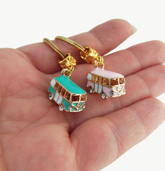 5afb2526dfc8c618531d6782-3-lar