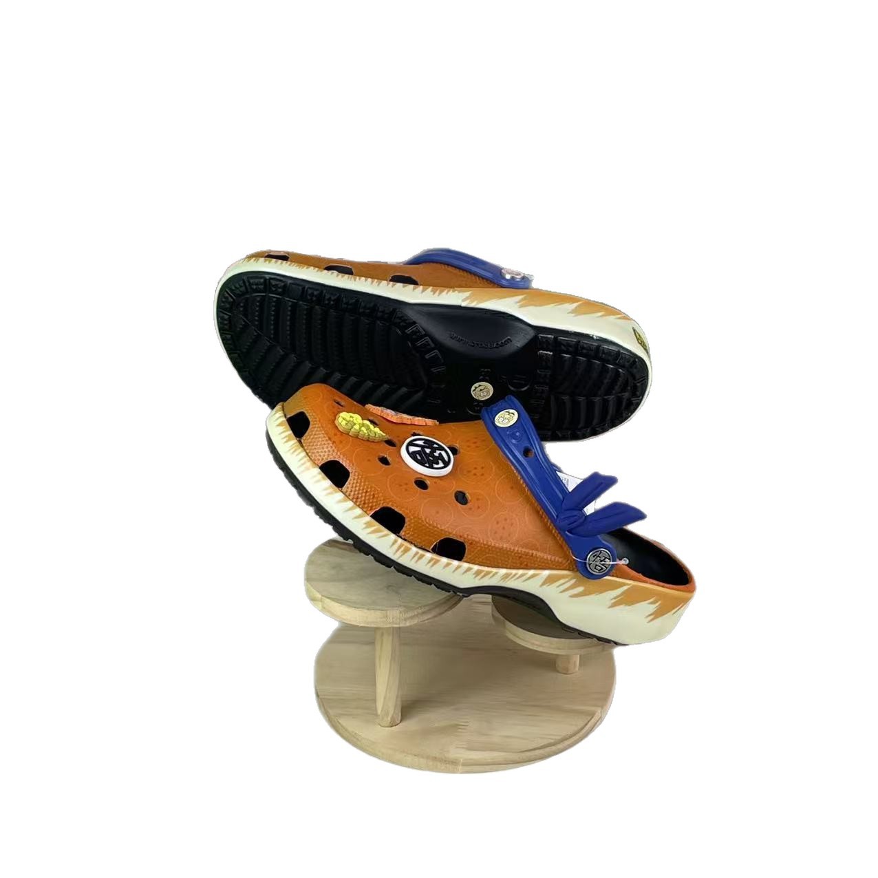 Nuevos zapatos Gokong para niños adultos sandalias para padres e hijos zapatillas al por mayor zapatillas de playa al aire libre serie de dibujos animados