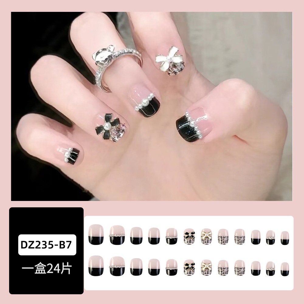 Explosión de perlas mariposa francesa Uña negra y blanca pequeña fragancia de manicure 24 piezas mejores venta al por mayor de uñas falsas