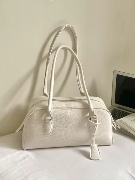 This Year's Trendy Popular Bags for Women 2026 New Super Hot Niche Handbag Bowling Bag Versatile Shoulder Crossbody Bag