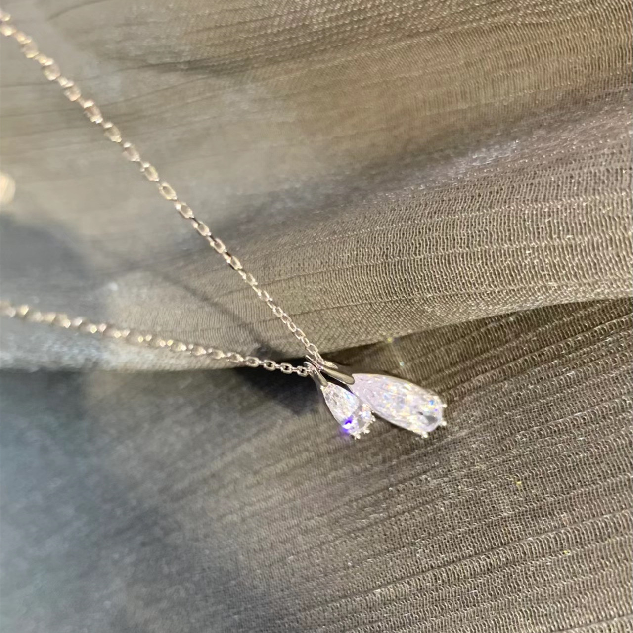 Pendant Necklace Classification 925 sterling silver Chain Material 1 Piece Quantity 925 Sterling Silver Zircon Inlay Water Droplets Pendant Necklace