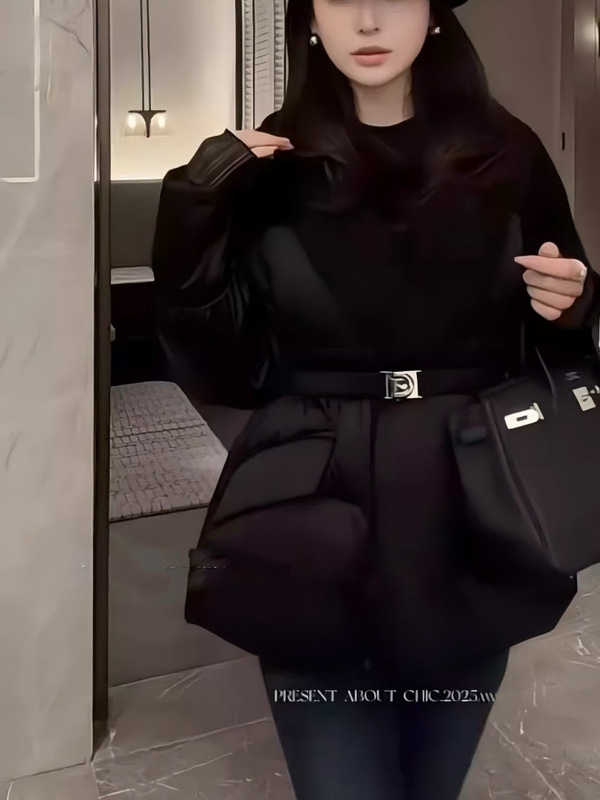 French-Style Elegance, Woolen Fabric Paired with down Jacket, Suit Collar Design, High-End Style, Belt Accentuates Body Proportions