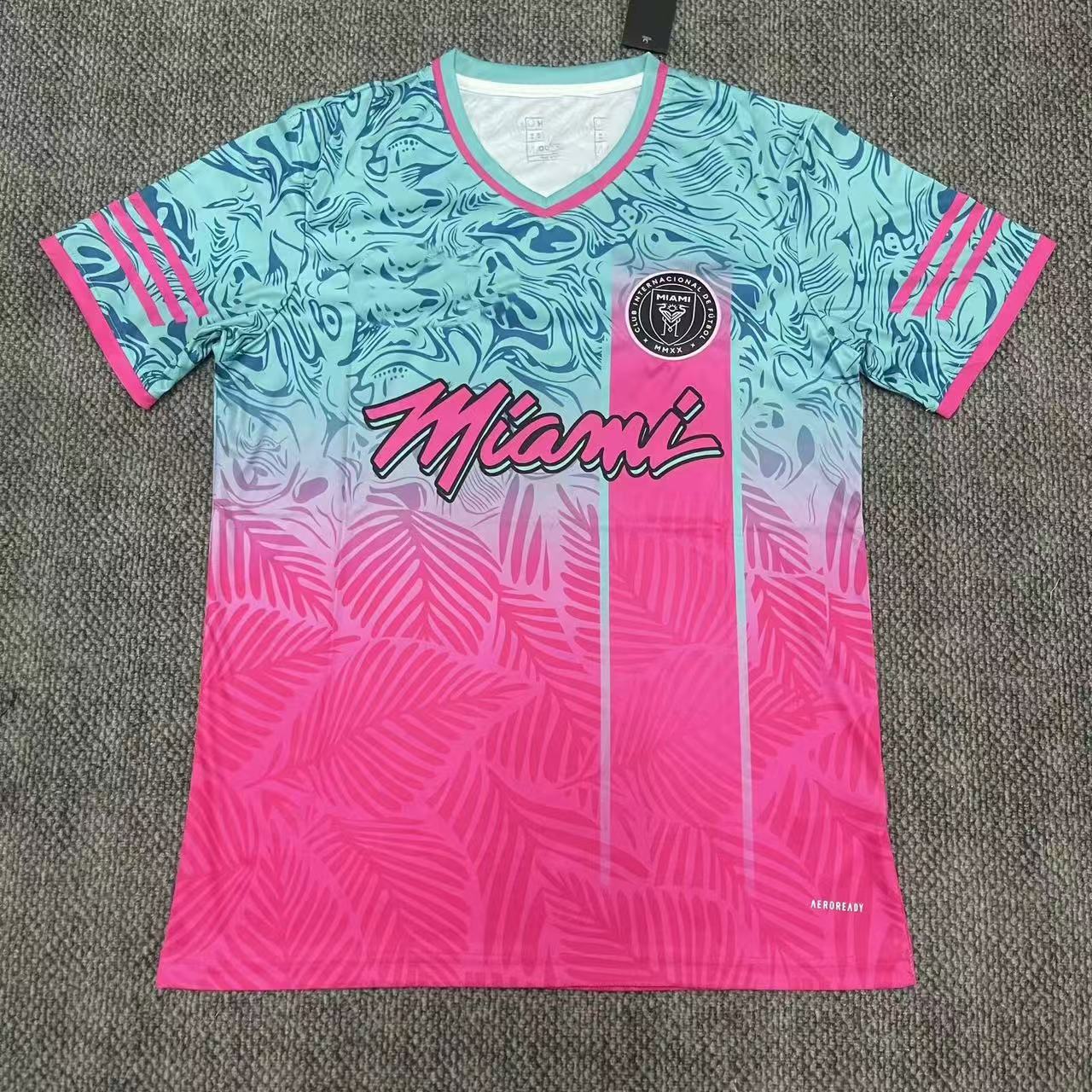 Una generación de uniformes de fútbol, nuevos uniformes de entrenamiento, camisetas, Italia AC, Barcelona, Real Madrid, Brasil, Japón, Ajax