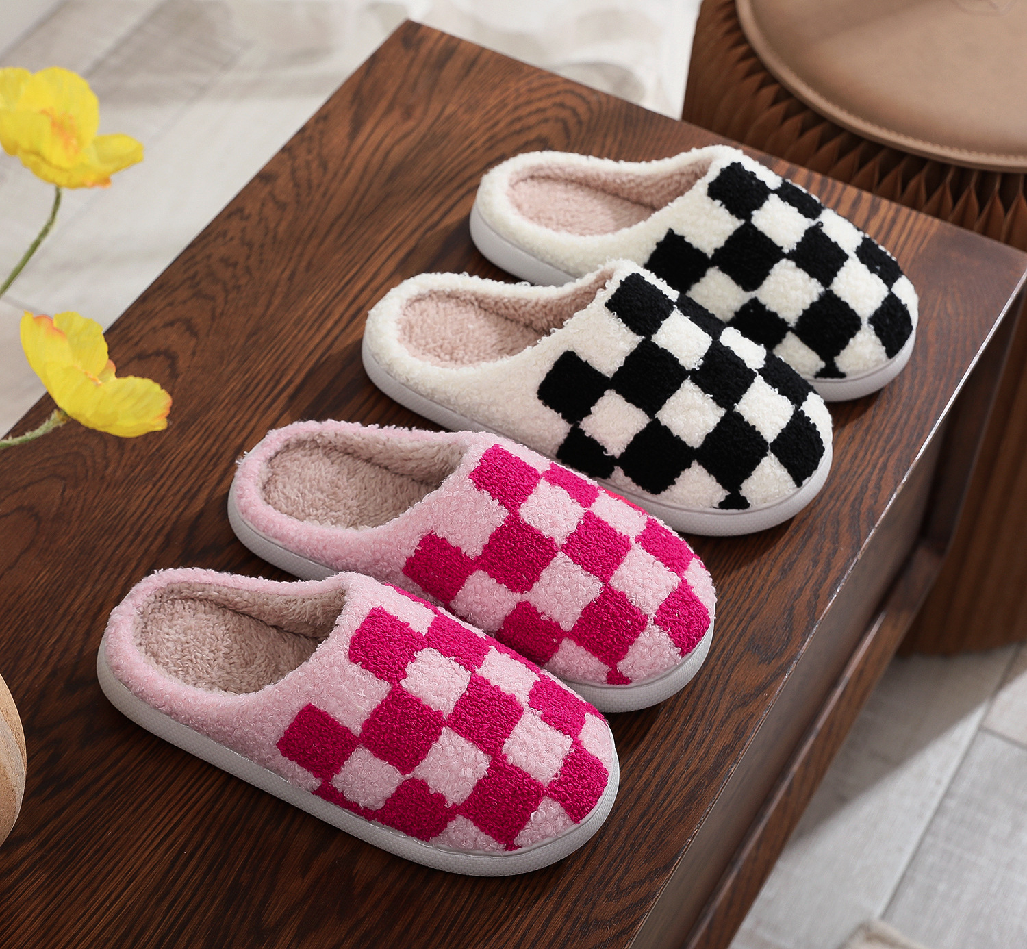 Unisex Casual Plaid Round Toe Cotton Slippers display picture 1