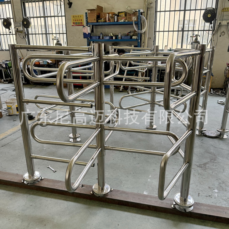 佛山不锈钢单向门厂家生产半高闸贵港高铁站双层单项旋转十字闸门