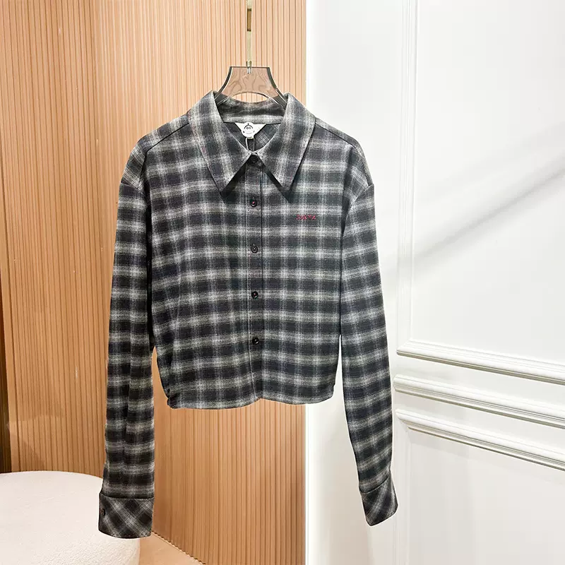 2025年秋冬季新款时尚通勤淑女格纹翻领长袖格子短款衬衫上衣女士