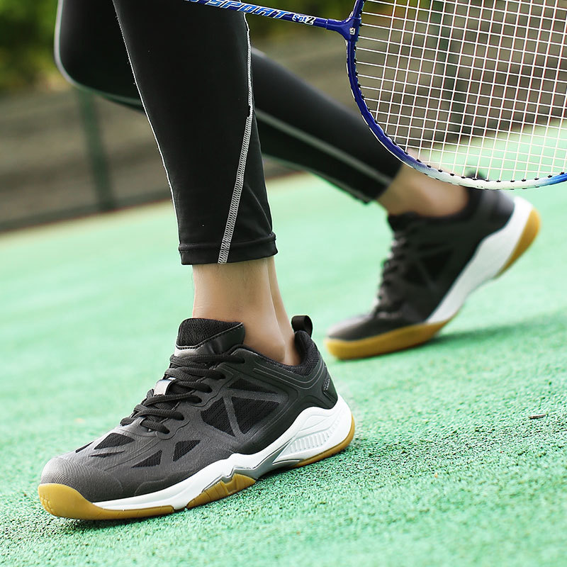 New Professional Badminton Shoes Breathable Men's Shoes Women's Shoes Competition Training Sports Shoes Students Non-Slip Tennis Shoes