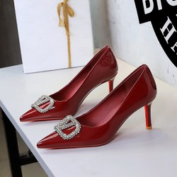 8351-AK202 European and American style sexy red base patent leather rhinestone V-buckle decoration pointed shallow mouth, one foot pedaling high heels