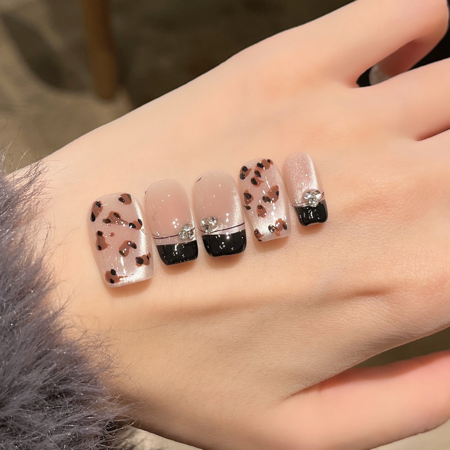 Manual simple de largo medio desmontable de nuevo otoño y invierno de leopardo manicura blanca de alta calidad manijas falsas