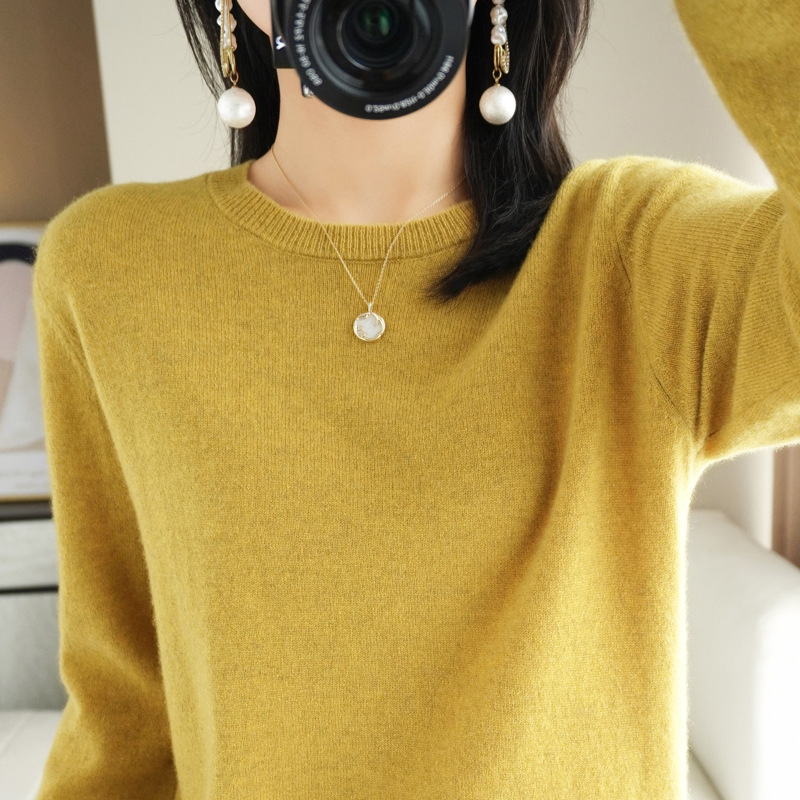Suéter de cuello redondo para mujer, otoño/invierno 22, tejido de punto, color sólido, manga larga, estilo fino, capa base corta, moderno y versátil. image 13