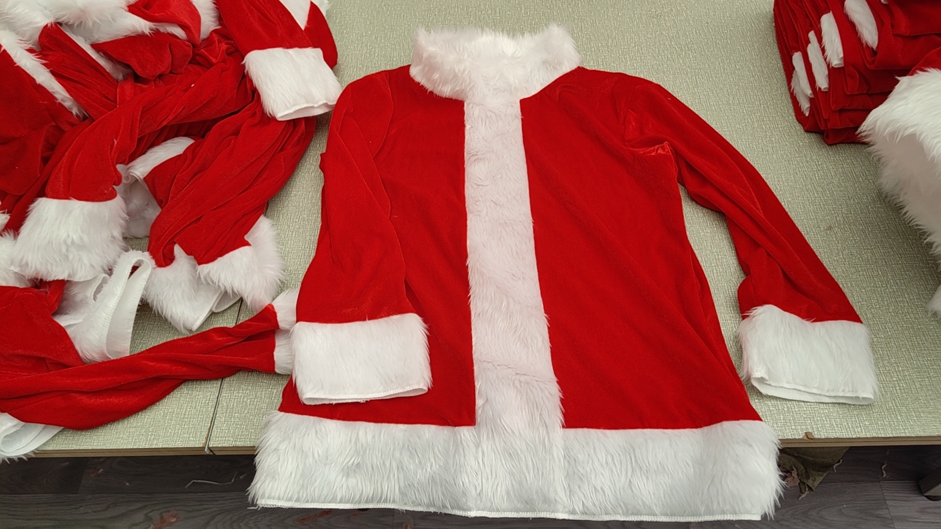 Costume da babbo natale per uomo in velluto per le feste_voghion.com
