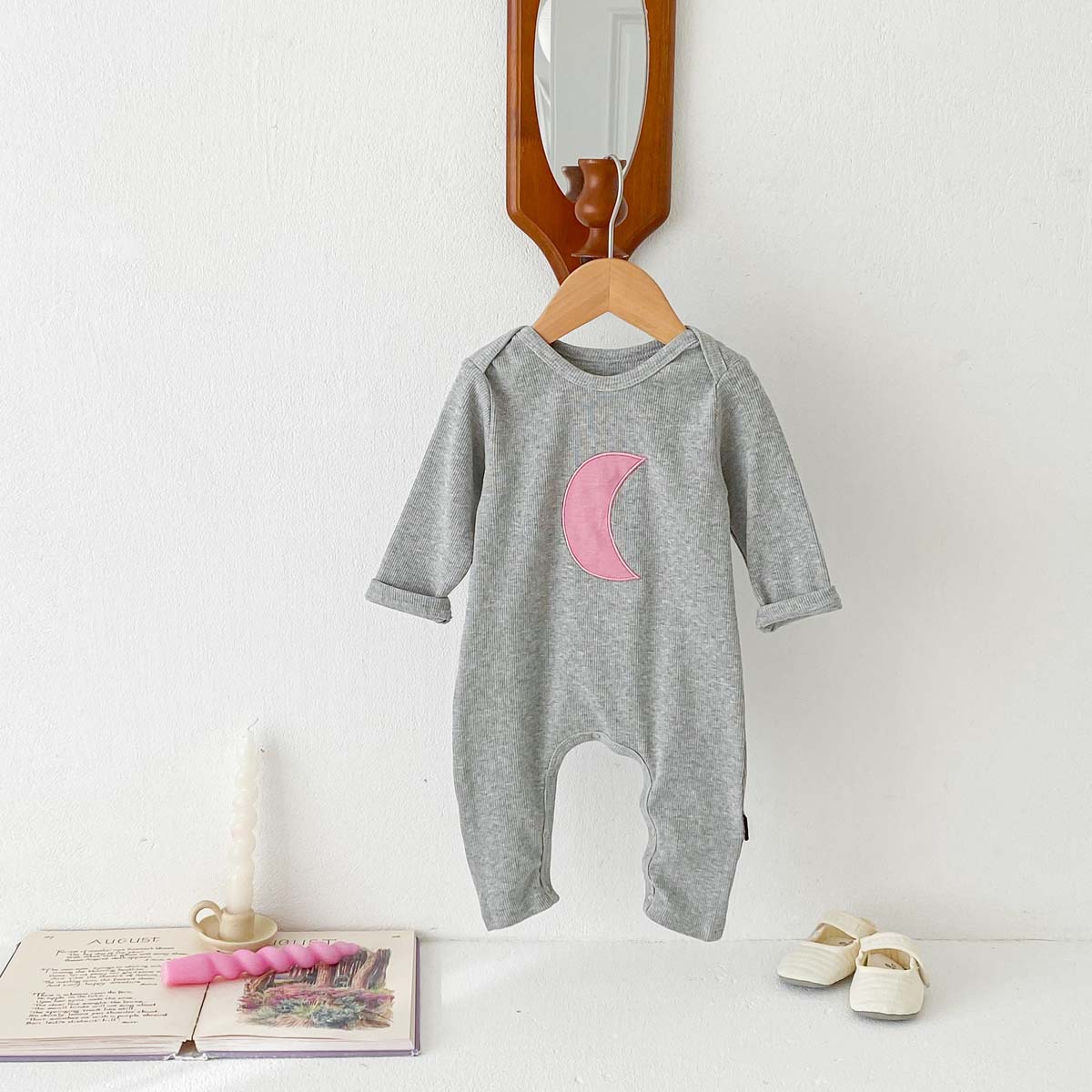 Estilo coreano primavera y otoño bebé de manga larga mono hombres y mujeres bebé largo lindo Luna casual mono