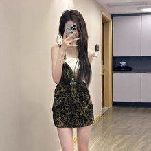 2025年春夏季减龄少女豹纹牛仔背带连衣裙显瘦包臀a字包臀短裙裤