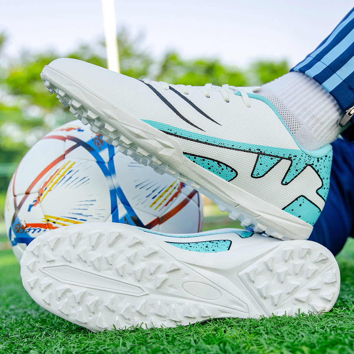 Zapatos de fútbol para adultos de corte bajo 2025 nuevo entrenamiento profesional zapatos de clavos largos estudiantes adolescentes zapatos de fútbol especiales