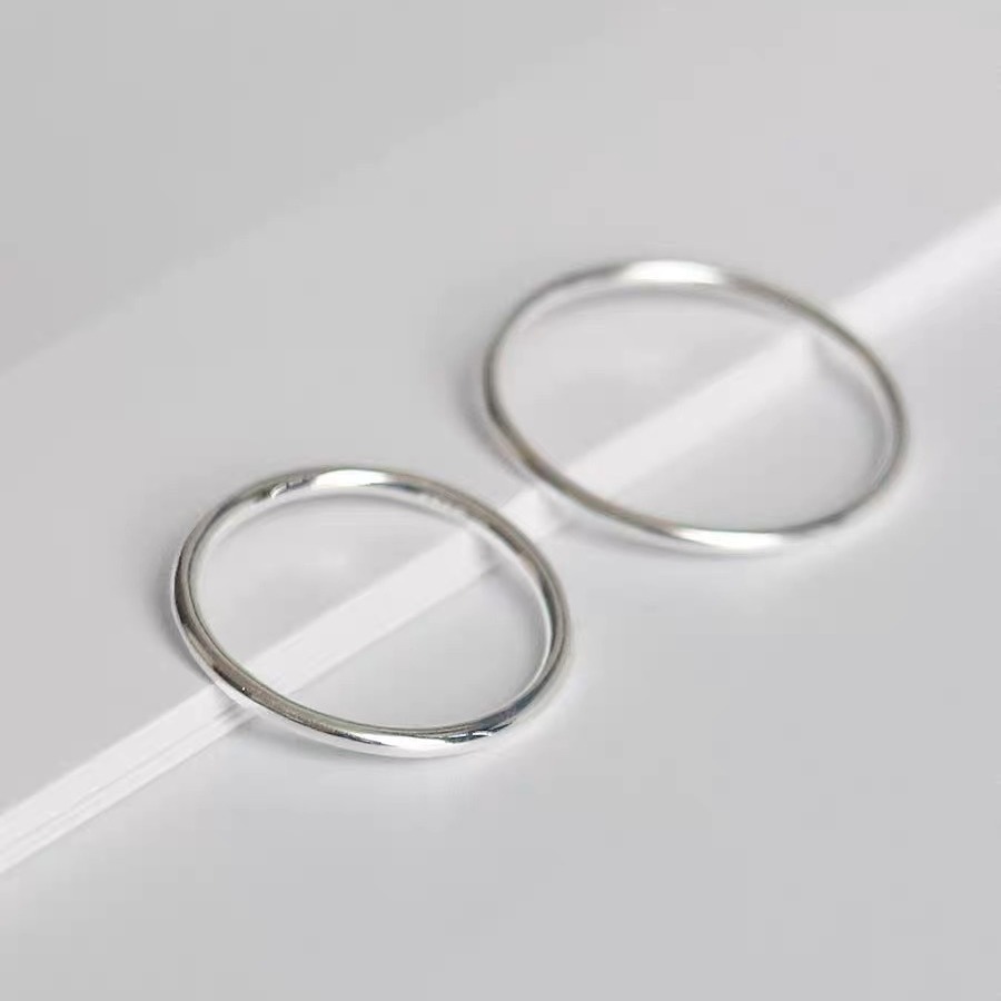 Zweifarbige, stapelbare, zarte Ringe, trendiges Set aus verschiedenen Metallen zum Kombinieren, minimalistische, dünne Gold- und Silberringe, gravierte Initialen und Sternsymbole, 3-5 Stück zum Stapeln, Mode_voghion.com