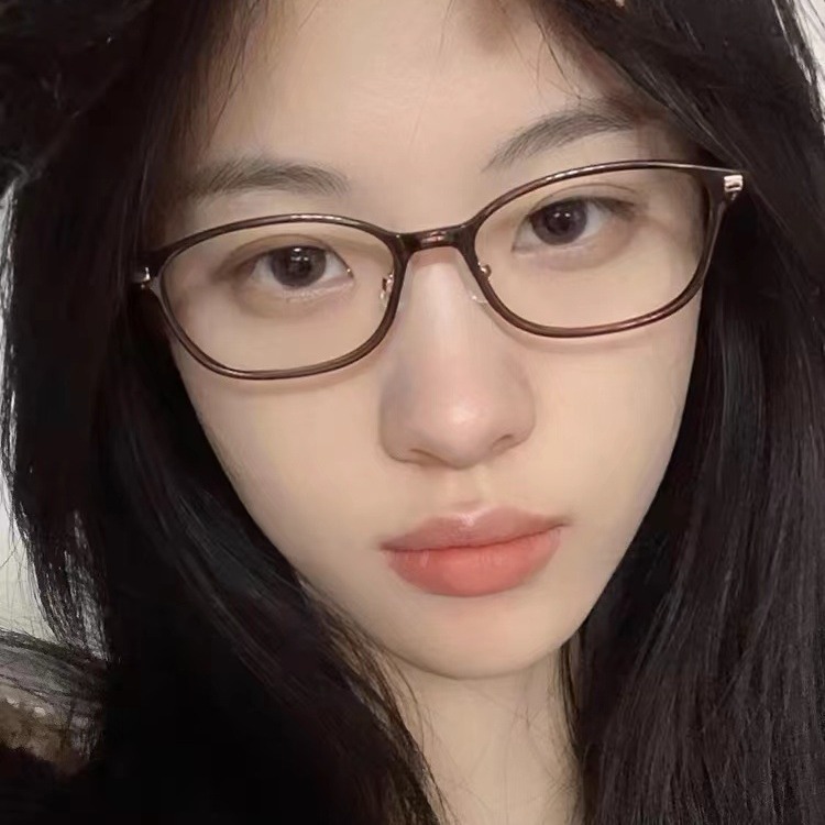 Gafas de venta caliente de comercio electrónico de alta gama de moda, gafas de lectura de marco cuadrado pequeño de té profundo, gafas de moda ultraligeras a prueba de luz azul sin maquillaje