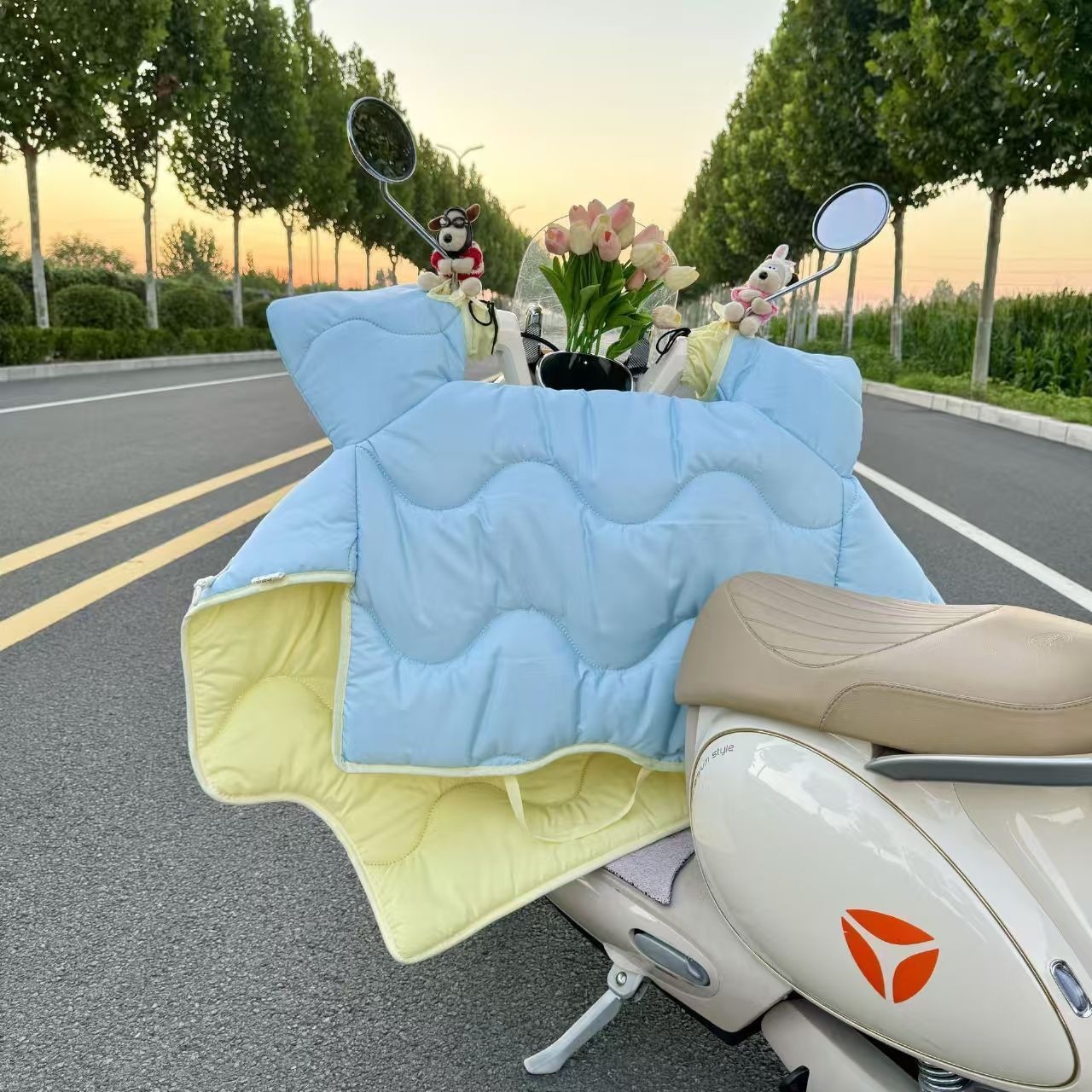 Leche Hu Hu coche eléctrico cubierta de viento de invierno universal cuatro estaciones grueso doble cara impermeable alargado cubierta de viento de tranvía lateral