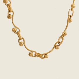 项链;耳钉;戒指