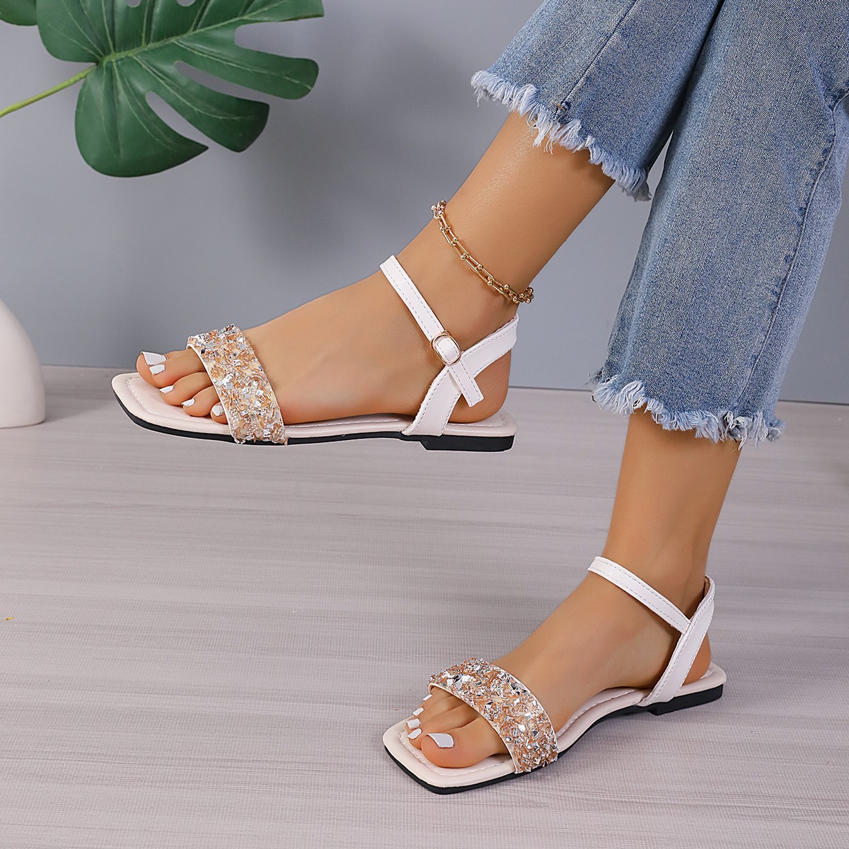 Women's Streetwear Solid Color Rhinestone Square Toe Open Toe Ankle Strap Sandals Empty display picture 4