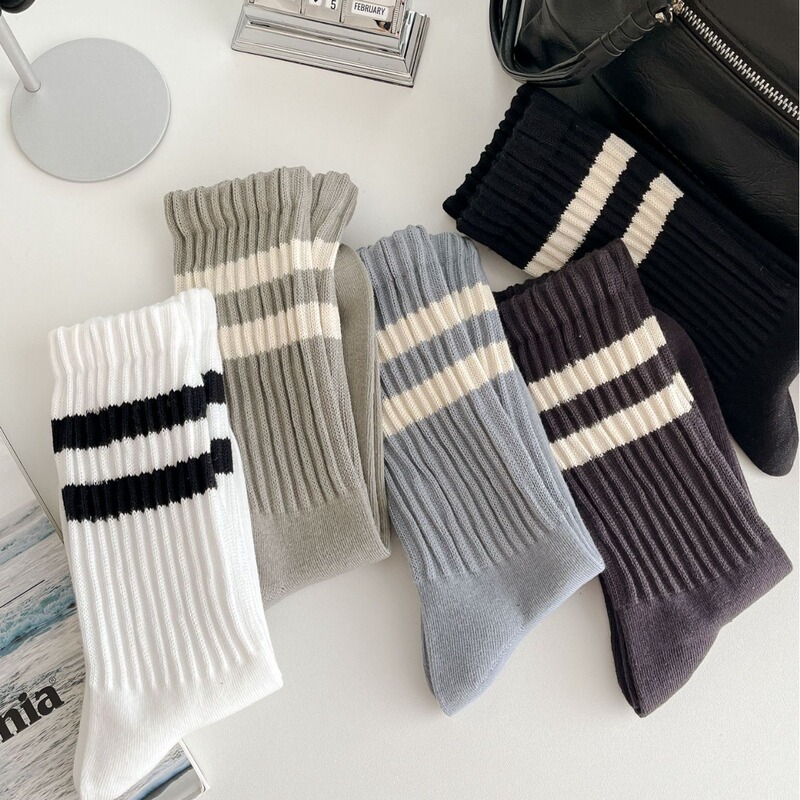 Autumn and winter new socks men's solid color parallel bars riding sports long tube cotton socks academic style tb simple tooling men's socks