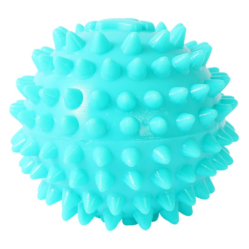 Juguete de pelota con púas de colores para perros pequeños y medianos, juguete interactivo para aliviar el aburrimiento y limpiar los dientes, en stock al por mayor.