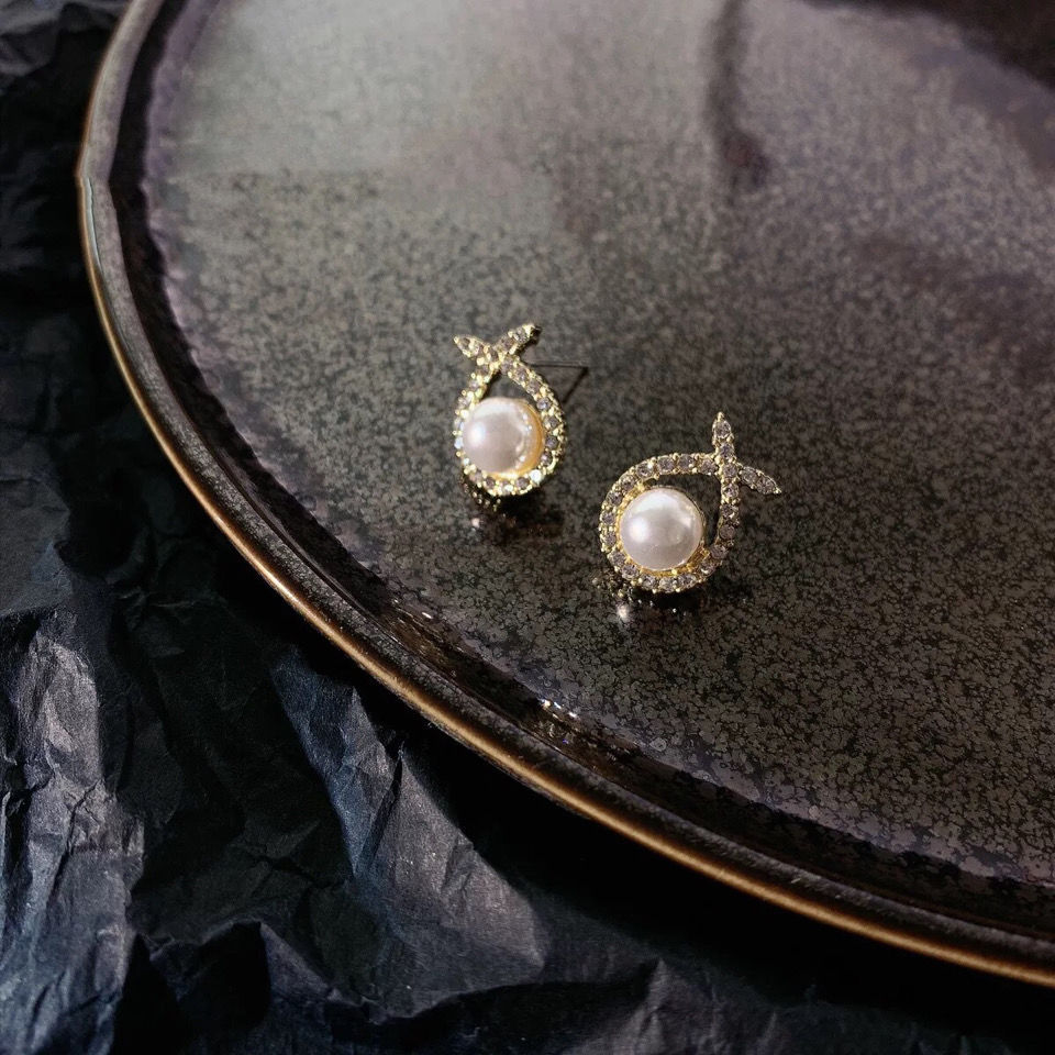 Retro Water Drop Cross Pearl Full Diamond Earrings display picture 3