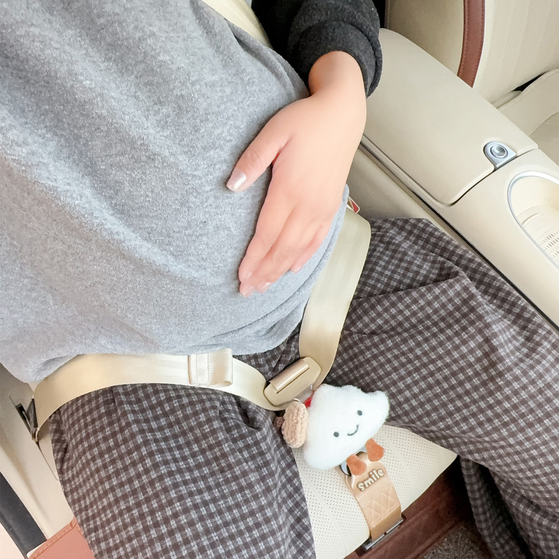 Three-Point Maternity Seatbelt Extender for Cars, Anti-Pressure on the Belly, Suitable for Pregnant Women While Driving, Can Be Used by the Passenger Seat Three-Point Maternity Seatbelt Extender for Cars, Anti-Pressure on the Belly, Suitable for Pregnant Women While Driving, Can Be Used by the Passenger Seat