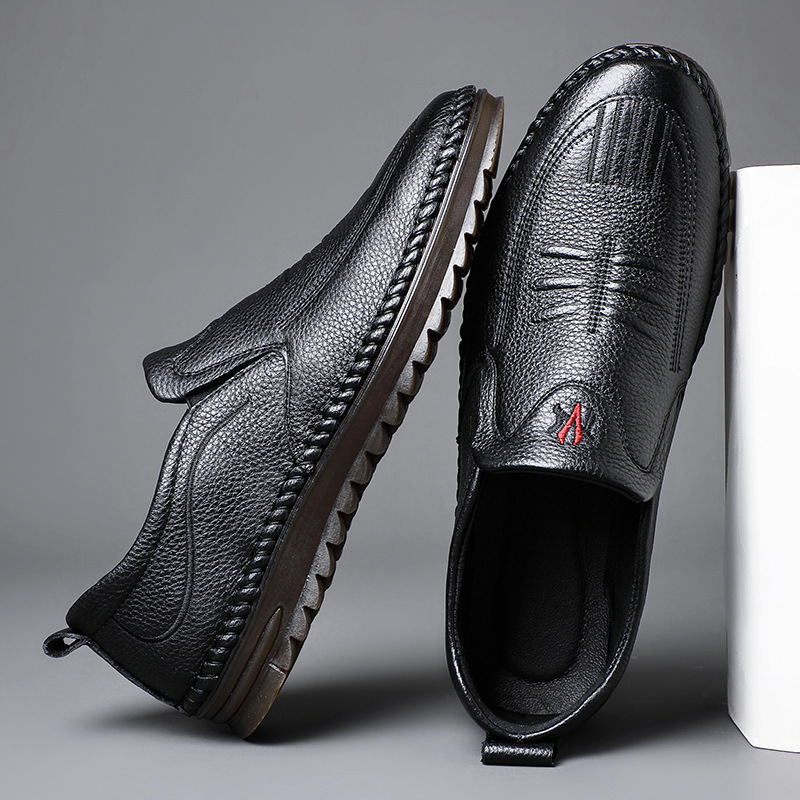 Primavera nueva capa superior de piel de vaca zapatos casuales de los hombres de fondo suave superficie suave zapatos de cuero slip-on papá zapatos de los hombres hechos a mano zapatos individuales