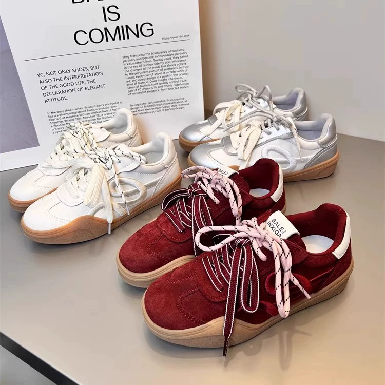 Нишевый дизайн красная немецкая обувь женская ранняя весна 2025 новая мода вышивка на толстой подошве повседневная спортивная доска