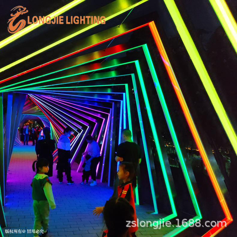 ��4.7�� ��3.5�� �����ȫ��ʱ�������ƾ�����԰�㳡���Ȼ����Χ