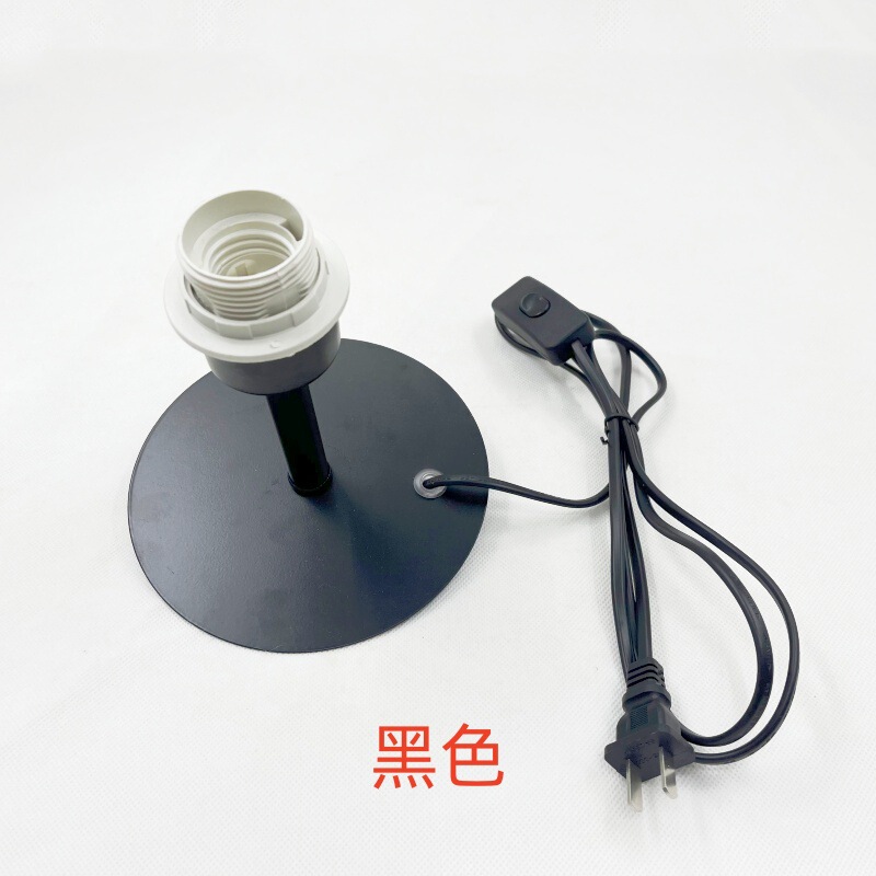花瓶を改造してDIY台の電気スタンドのライトバーのシャシーの照明器具の部品を飾ります。|undefined