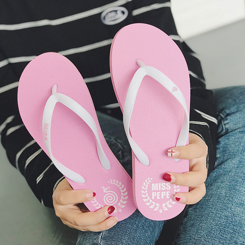 Hermosas zapatillas de verano de moda para mujeres nuevas zapatillas de baño antideslizante para estudiantes nuevas zapatillas de playa