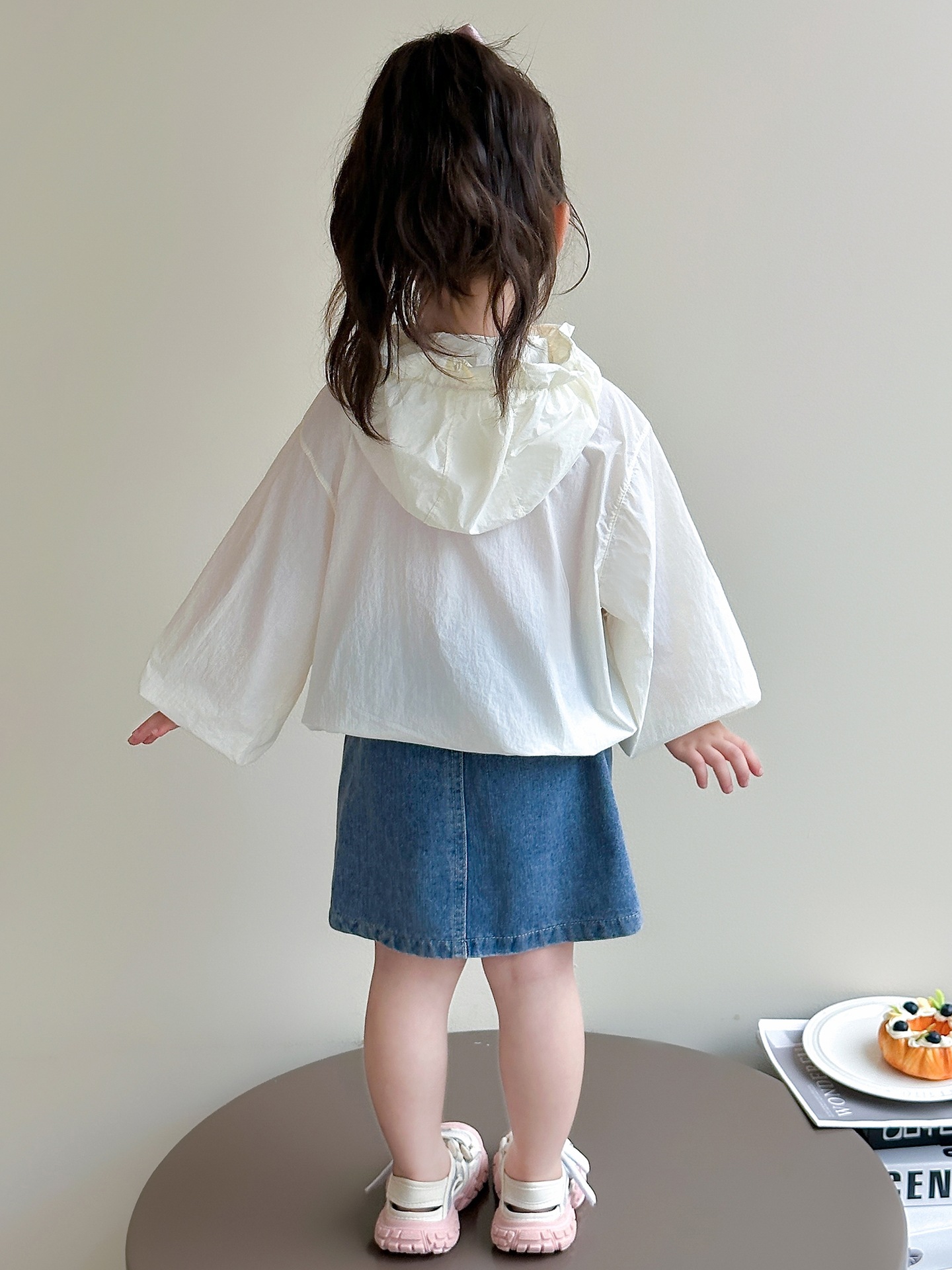 Niñas chaqueta de protección solar verano 2025 nuevo chaqueta con capuz para niños chaqueta de verano delgada chaqueta de aire acondicionado chaqueta